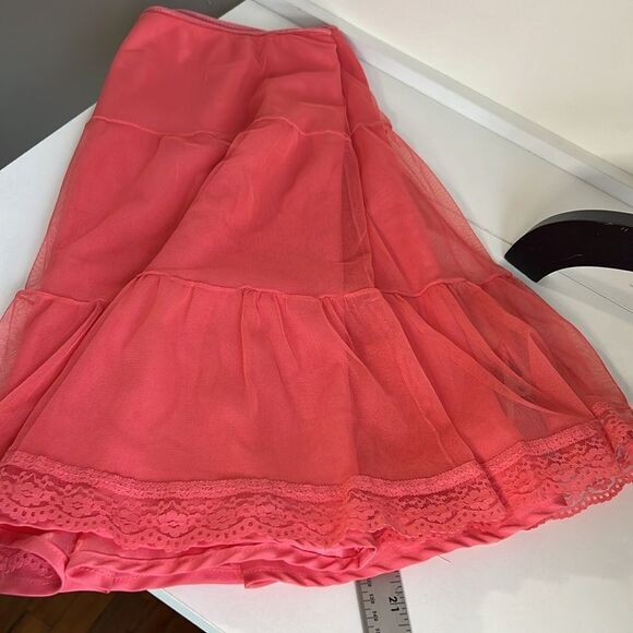 Gorgeous Ruffle and Lace trimmed Coral tiered Skirt in XL by Studio Y - Picture 6 of 6